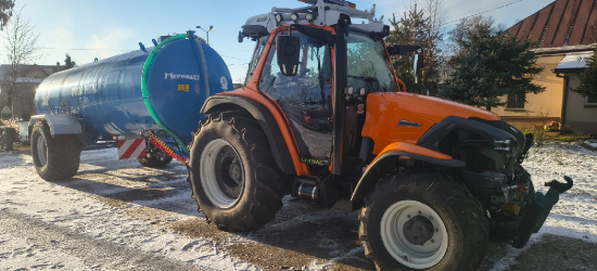 Nowy zasobnik do transportu wody pitnej trafił do Powiatowego Zarządu Dróg w Sanoku