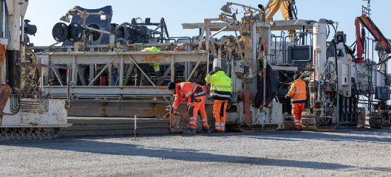 JASIONKA: Realizacja budowy II etapu równoległej drogi kołowania nie zwalnia tempa! [FOTO]