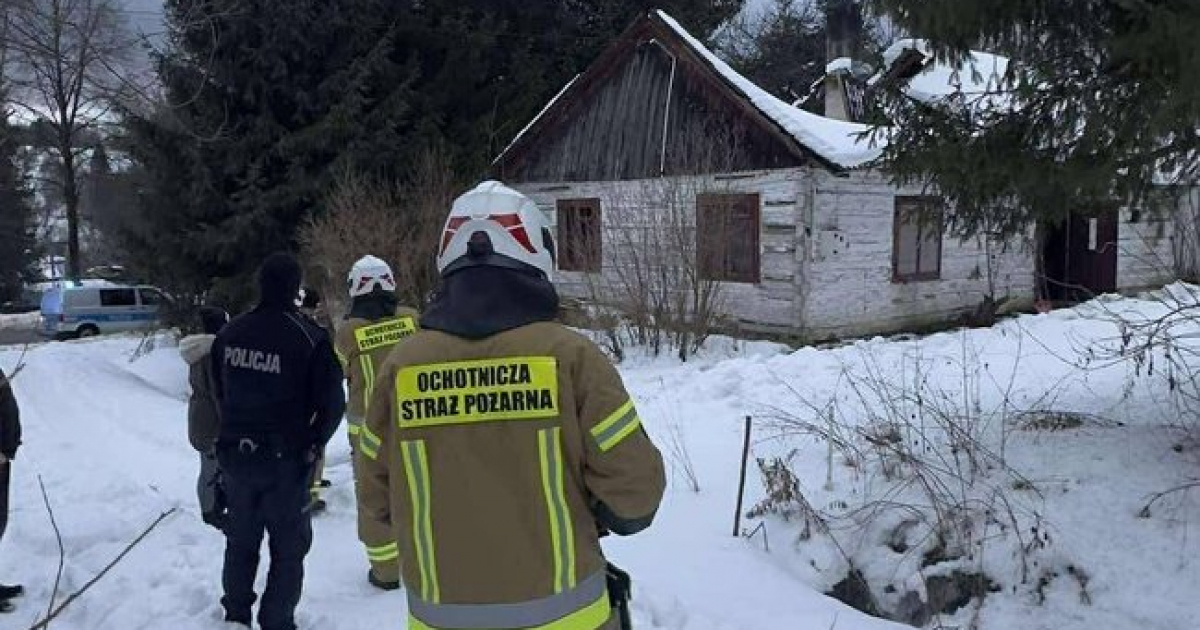 BIESZCZADY: O krok od tragedii w Czarnej. Policjanci uratowali mężczyznę