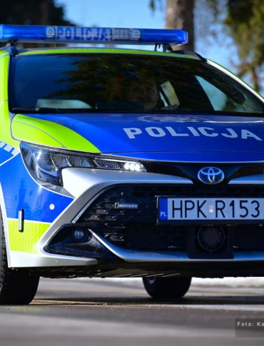 BIESZCZADY: Mężczyna zasłabł za kierownicą. Pomogli policjanci