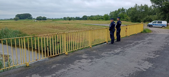 Podkarpaccy policjanci w gotowości wobec zagrożeń pogodowych. Apel o ostrożność i śledzenie alertów