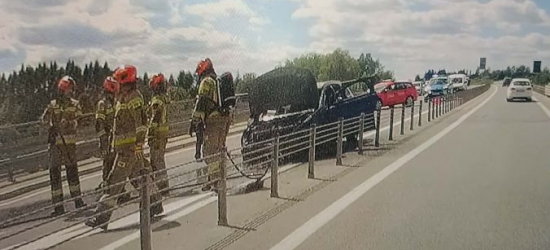 Pożar samochodu na obwodnicy Sanoka. Trwają prace służb [ZDJĘCIA]