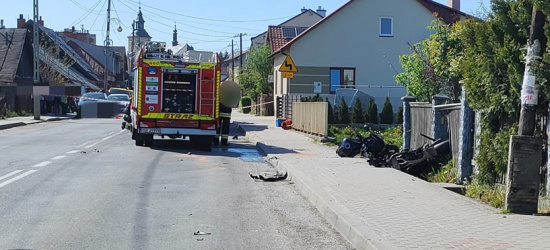 REGION: Groźny wypadek z udziałem motocyklisty! Policjant ruszył na pomoc