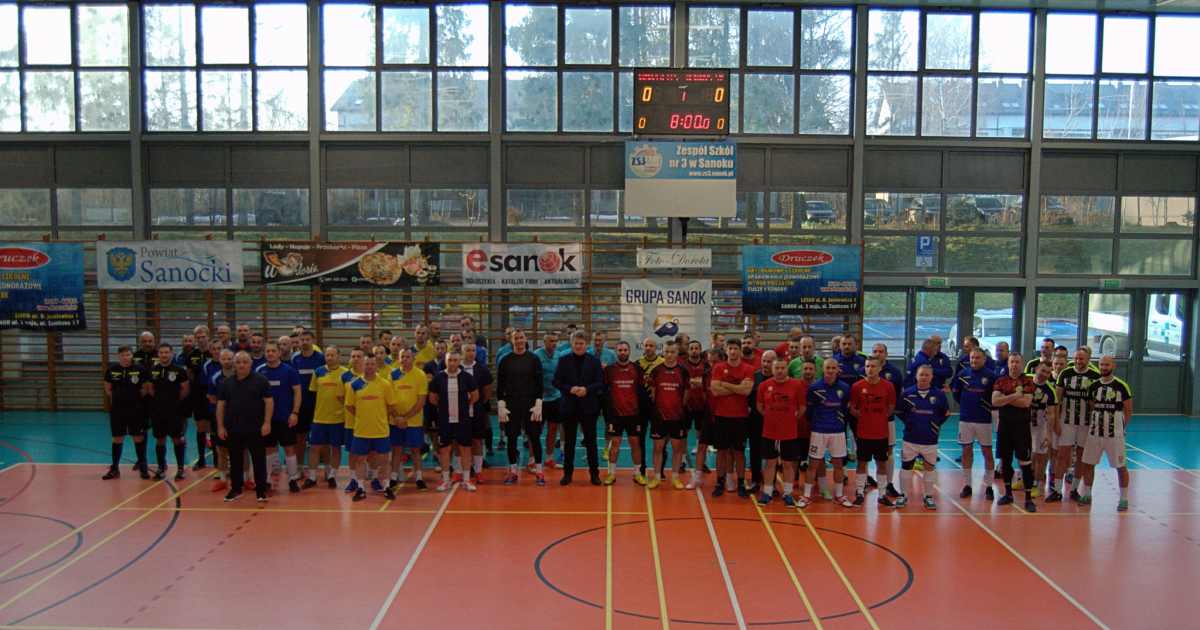 Sport, pomoc i wielkie serca. Za nami VII Charytatywny Turniej Mikołajkowy SHLPN w Sanoku [VIDEO, ZDJĘCIA]