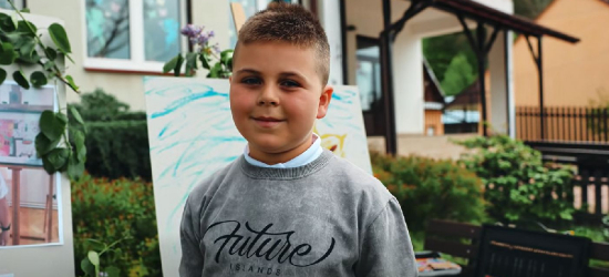 Wielki sukces młodego artysty! Pomóżmy Szkole Podstawowej z Izdebek awansować do ogólnopolskiego finału [VIDEO]