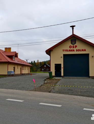 Nowy plac przy Wiejskim Domu Kultury w Tyrawie Solnej