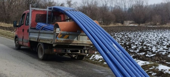RYMANÓW: Niebezpieczne rury wystawały z ciężarówki. Kierowca pod wpływem alkoholu