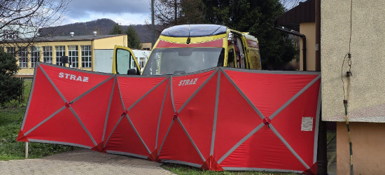 SANOK. Atak mężczyzny na funkcjonariuszy, policjanci użyli broni. Nie żyją dwie osoby [VIDEO, ZDJĘCIA]