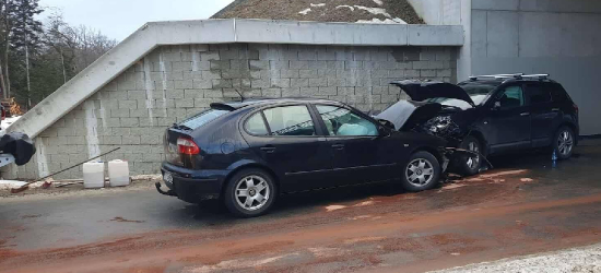 WIDACZ: Czołowe zderzenie dwóch pojazdów. Kierowcy trafili do szpitala