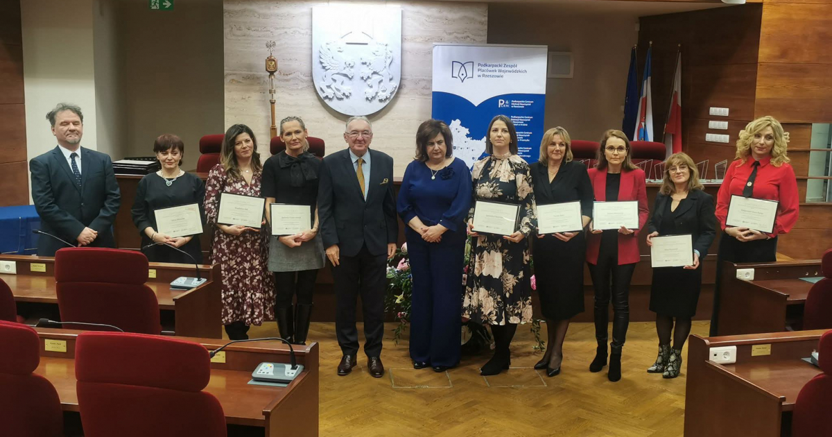 Szkoła Podstawowa nr 2 w Sanoku z wyróżnieniem na IV Gali Podkarpackich Certyfikatów Edukacyjnych [ZDJĘCIA]