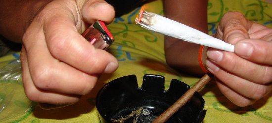 PODKARPACIE: Opiekując się dziećmi palił marihuanę