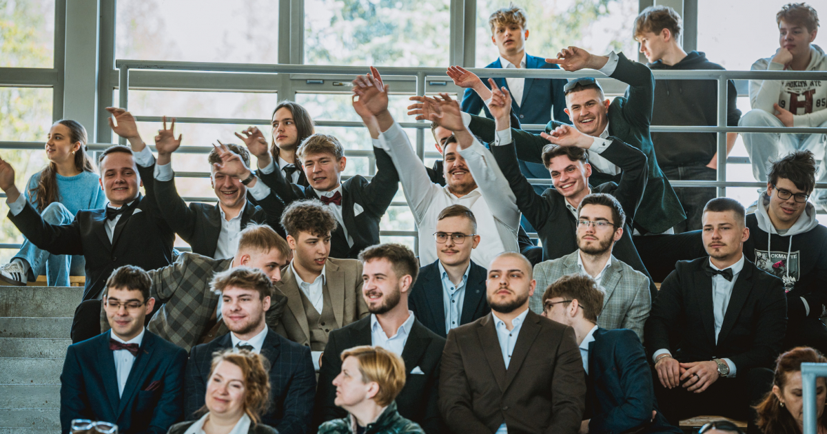 Maturzyści ZS nr 3 w Sanoku zakończyli rok szkolny. Czas pożegnań i nowych wyzwań [ZDJĘCIA]