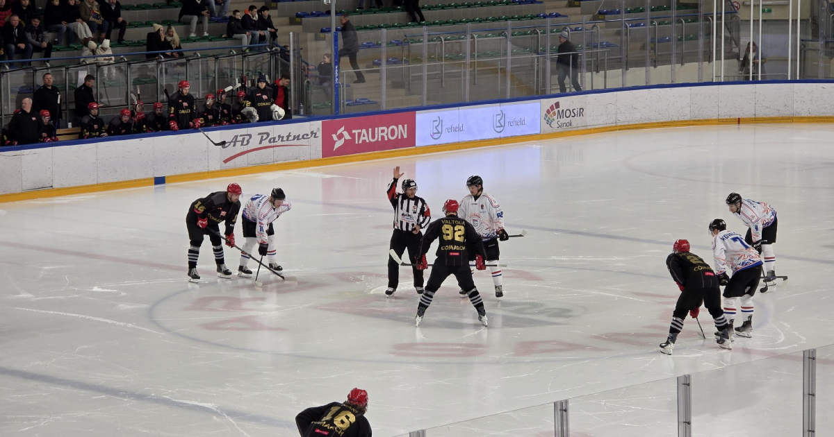 HOKEJ: Sanok postawił się Cracovii, ale znów zabrakło skuteczności
