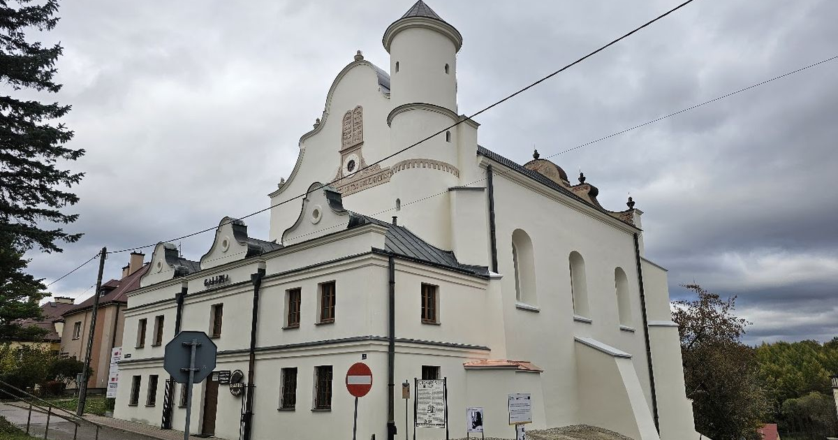 Synagoga w Lesku odzyskała dawny blask. Zakończyła się renowacja [ZDJĘCIA]