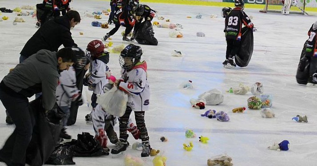 STS Sanok przegrywa z Cracovią. Jutro mecz z Sosnowcem i akcja Teddy Bear Toss