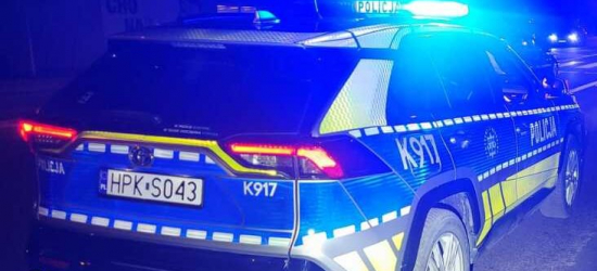 KOMAŃCZA. Pijany 64-latek zasnął za kierownicą i uderzył w szlaban kolejowy