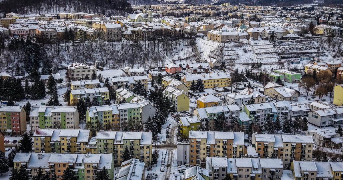 SANOK: Mniej urodzeń, więcej zameldowań. Co pokazują dane demograficzne?