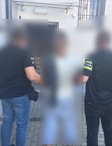 Ukradli złoto i biżuterię za 300 tys. zł. Policja zatrzymała dwóch mężczyzn