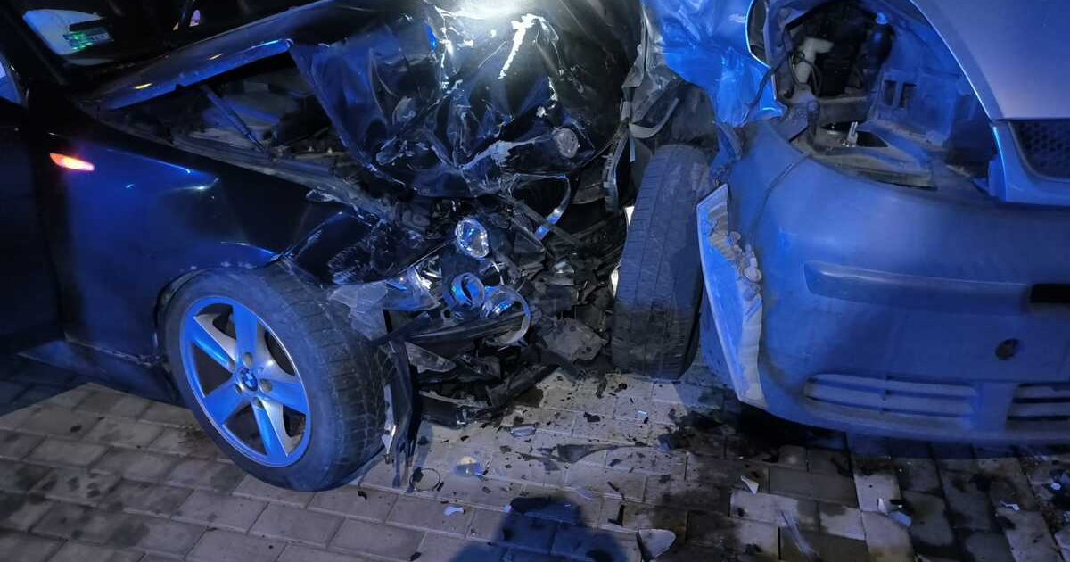 PODKARPACIE. Stracił panowanie nad BMW i rozbił trzy auta. 27-latek groził mundurowym!