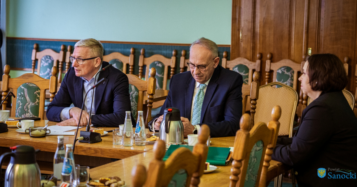 Bezpieczeństwo i rozwój regionu. Konwent Wójtów i Burmistrzów Powiatu Sanockiego [ZDJĘCIA]