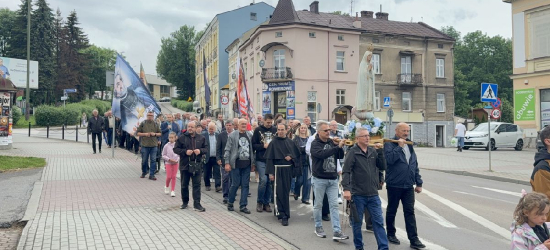IV Jubileusz powstania Męskiego Różańca. Mężczyźni przeszli ulicami Sanoka [VIDEO, ZDJĘCIA]