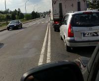 Zderzenie osobówki z dostawczym na skrzyżowaniu Krakowskiej i Lisowskiego