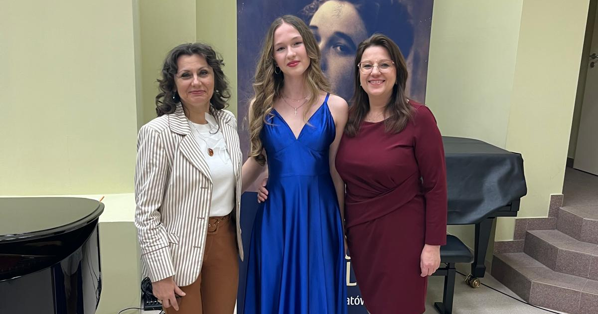 Wielki sukces sanockich wokalistek! Amelia Szmidt i Zofia Moczarny na najwyższym stopniu podium [ZDJĘCIA]