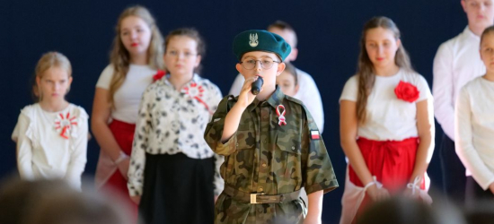 GMINA SANOK: Szkoły Podstawowe uczciły obchody Święta Niepodległości [ZDJĘCIA]