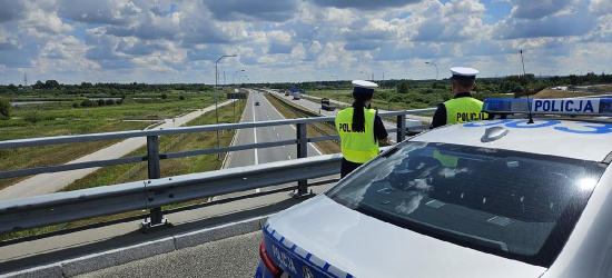 Policjanci sprawdzali czy kierowcy zachowują bezpieczną odległość (ZDJĘCIA)
