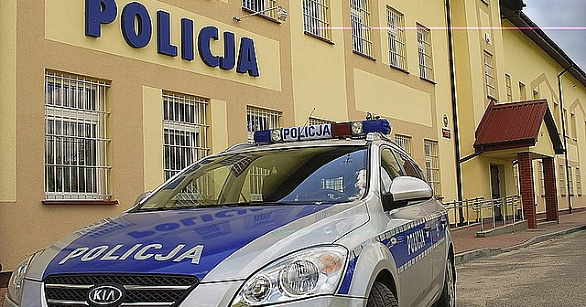 Uratowali Volkswagena przed płomieniami. Poruszające podziękowania dla sanockich policjantów