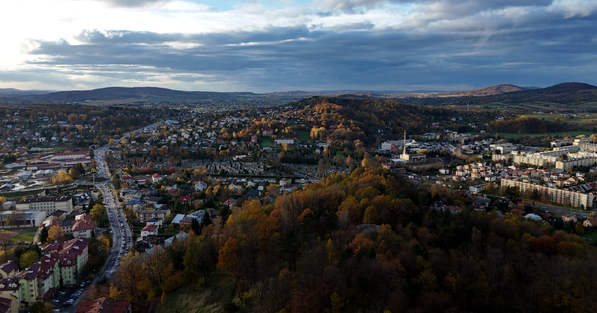 Poprawa dostępności budynków w powiecie sanockim. Podpisano umowę na realizację inwestycji