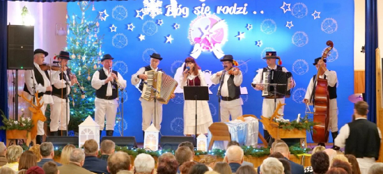 Noworoczne kolędowanie w Hłomczy – muzyczne spotkanie pełne radości i życzliwości (ZDJĘCIA)