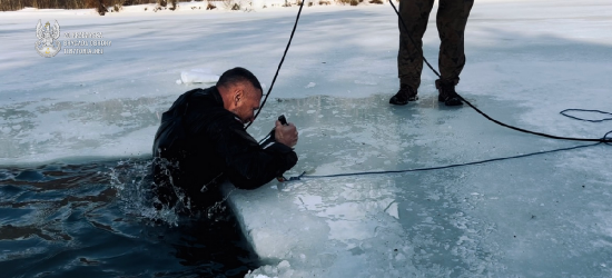 Kurs przetrwania w niskich temperaturach. Żołnierze WOT ćwiczyli w Birczy [ZDJĘCIA]