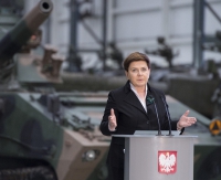 Premier Szydło w Stalowej Woli: Chcemy budować polską gospodarkę w oparciu o polski potencjał (VIDEO)