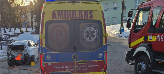 Zderzenie dwóch pojazdów w Grabownicy Starzeńskiej. Jedna osoba trafiła do szpitala