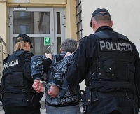 Miał 3 promile alkoholu. Zaatakował nożem policjantkę. Grozi mu 10 lat więzienia