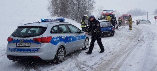 Trudne warunki na drogach w Bieszczadach. Stłuczka osobówek (FOTO)