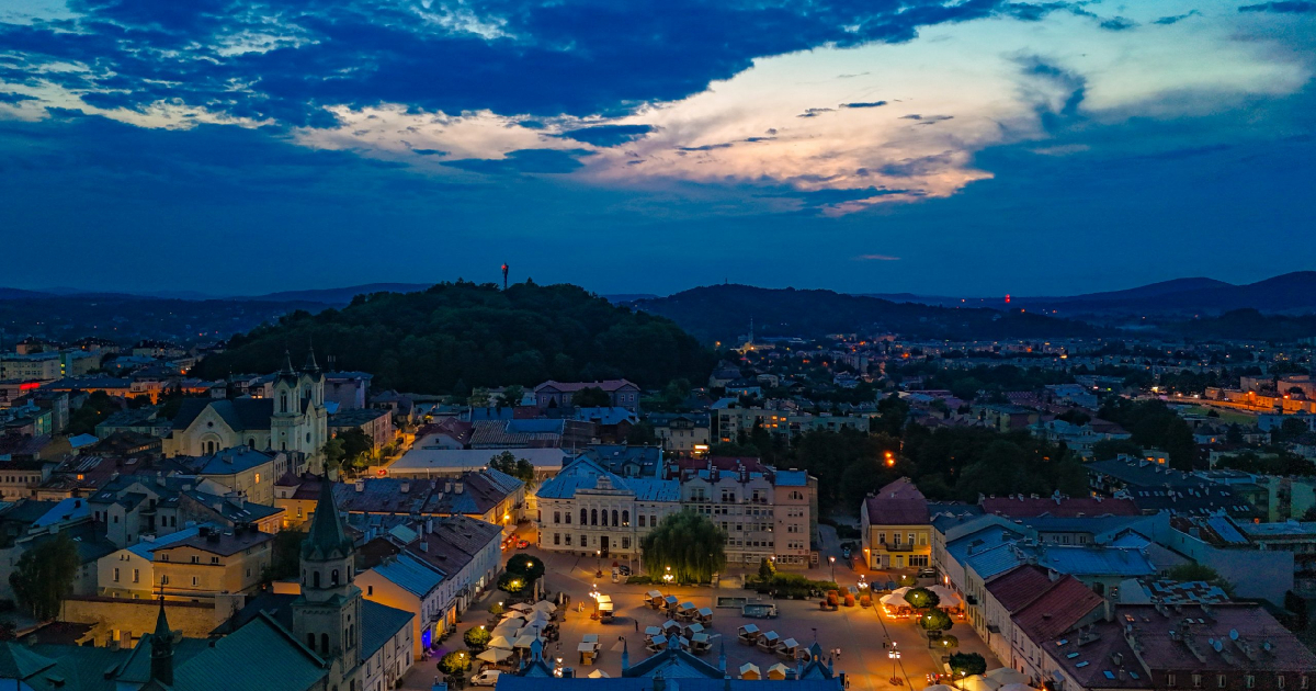 Historyczna sesja Rady Miasta Sanoka: Podwyżki podatków, wygaszenie mandatu i rezygnacja radnego