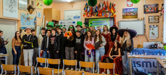 Zajrzyj do „Ekonomika”! Dzień Otwarty pełen humoru i kreatywności [VIDEO, ZDJĘCIA]