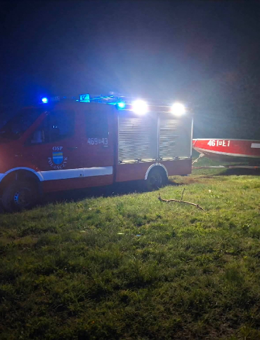 Dramatyczna akcja nad Jeziorem Solińskim. Policjanci uratowali mężczyznę [ZDJĘCIA]