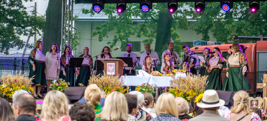 Tradycja, muzyka i wspólna zabawa. Dożynki i Święto Pieroga w Besku [VIDEO, ZDJĘCIA]