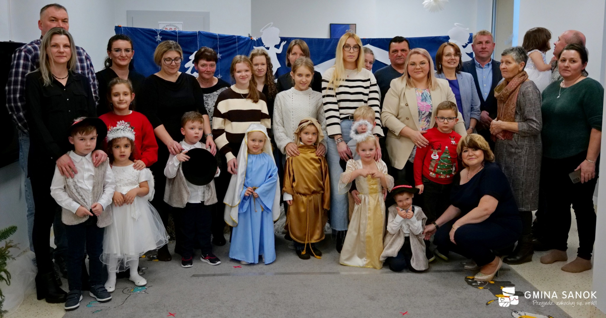 GMINA SANOK: Przedszkolna Wigilia w Jurowcach. Wzruszające jasełka i świąteczna atmosfera wśród najmłodszych [ZDJĘCIA]
