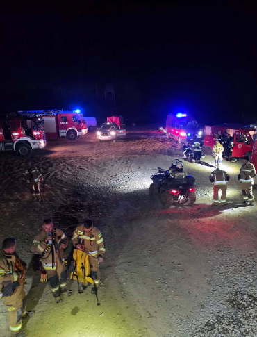 POŻAR LASU W LEŚNICTWIE DOBRA: Nocna walka z żywiołem. W akcji drony i quady [VIDEO, ZDJĘCIA]