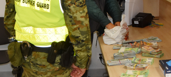 Ponad milion złotych w bagażu podręcznym. Ukrainka wpadła na granicy