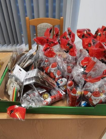 Żołnierze z Sanoka w roli św. Mikołaja. Mundurowi wsparli potrzebujące dzieci