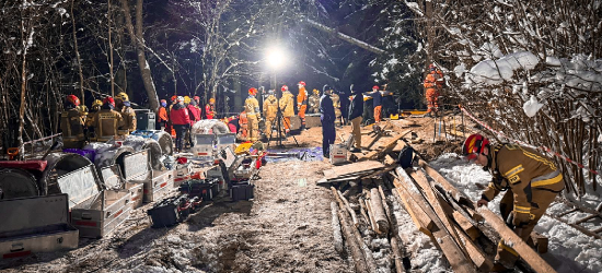 GOLCOWA: Dramatyczna akcja ratunkowa. Mężczyzna przysypany w studni (FOTO)