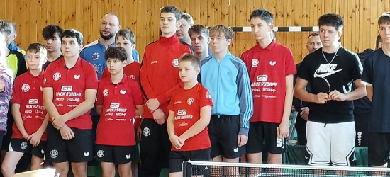 Zagrali dla Maksia. Udany występ zawodników SKT Sanok w turnieju charytatywnym w Średniej Wsi