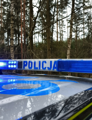 Zgubił się w lesie podczas grzybobrania. 52-latka odnaleźli policjanci