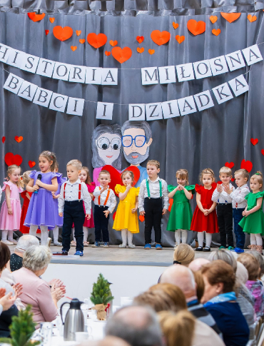 Dzień Babci i Dziadka w Nowosielcach. Wzruszająca uroczystość pełna radości i wspomnień [ZDJĘCIA]