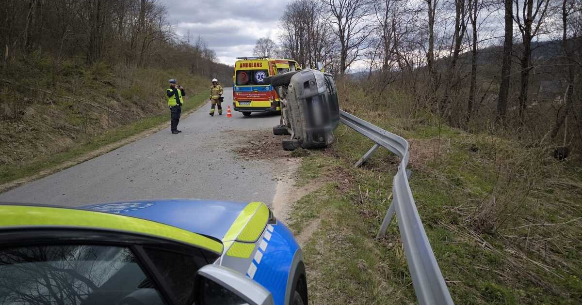 BIESZCZADY: Chwila nieuwagi i utrata kontroli nad pojazdem. Policja apeluje o rozwagę